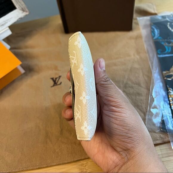 LOUIS vuitton small kirigami spring in the city - Picture 9 of 14